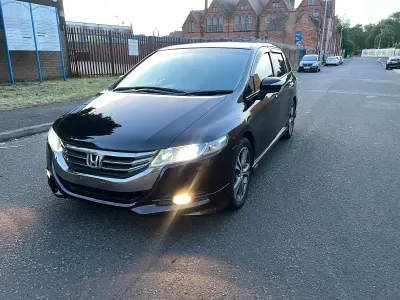 Used Honda Odyssey 248 HP (182 kW) 2013 Mauve/purple MPV