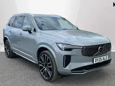 Usado Volvo XC90 Ultra 250 HP (183 kW) 2025 Cinzento SUV