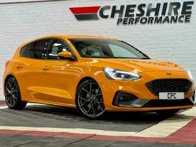Used Ford Focus ST 187 HP (137 kW) 2019 Orange Hatchback