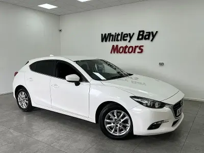 Used Mazda 3 120 HP (88 kW) 2016 White Hatchback