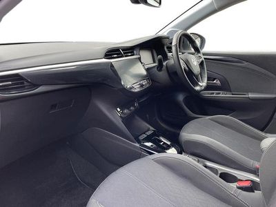 Second-hand Vauxhall Corsa-e Elite 98 kW (134 CP) 2022 Alb Hatchback