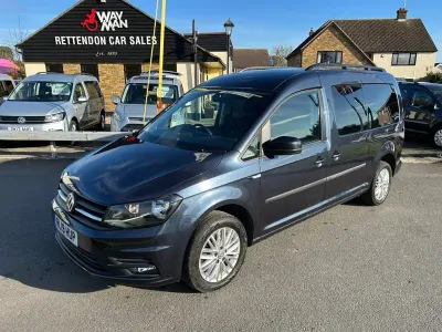 Usado VW Caddy Maxi Life 102 HP (75 kW) 2019 Azul Monovolume