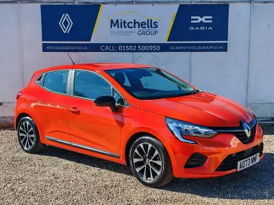 Used Renault Clio Evolution 90 HP (66 kW) 2023 Valencia orange  Hatchback