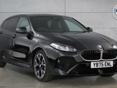 Begagnad BMW 120 M Sport 168 HK (123 kW) 2025 Svart Halvkombi