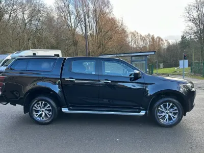 Used Isuzu D-Max 2025 Black Pickup