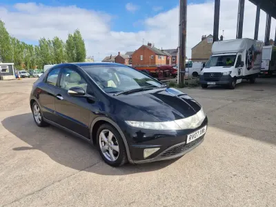 Używany Honda Civic ES 2007 Czarny Hatchback