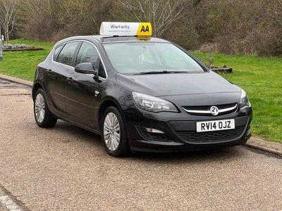 Used Vauxhall Astra Excite 115 HP (84 kW) 2014 Black Hatchback