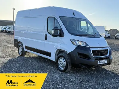 Begagnad Peugeot Boxer 140 HK (102 kW) 2023 Vit Van