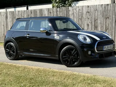 Used Mini Cooper D Hatch 116 HP (85 kW) 2016 Black Hatchback