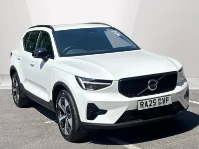 Used Volvo XC40 Plus 197 HP (144 kW) 2025 White SUV