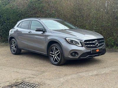 Käytetty Mercedes GLA180 Urban 122 HP (89 kW) 2019 Harmaa Katumaasturi