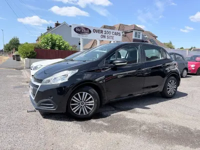 Used Peugeot 208 Access 68 HP (50 kW) 2016 Black Hatchback