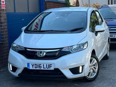 Used Honda Jazz SE 102 HP (75 kW) 2016 White Hatchback