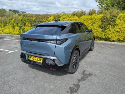 Gebraucht Peugeot e-3008 GT 152 kW (207 PS) 2025 Blau SUV