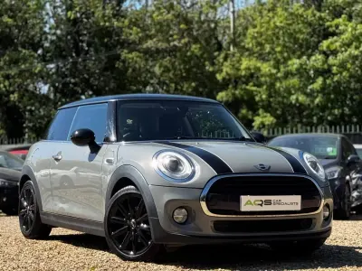 Usado Mini Cooper Hatch 2017 Gris Utilitario