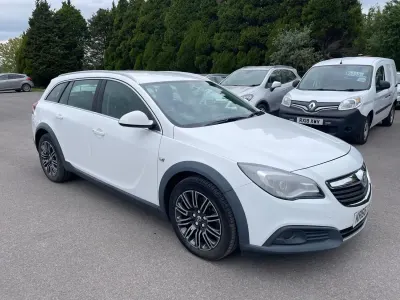 Second-hand Vauxhall Insignia 2016 Alb Break