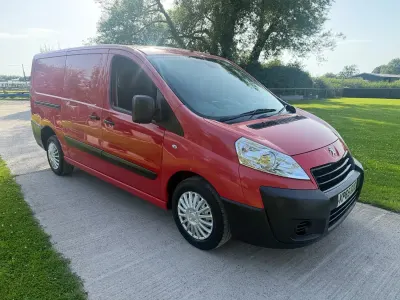 Used Peugeot Expert 2015 Red Van