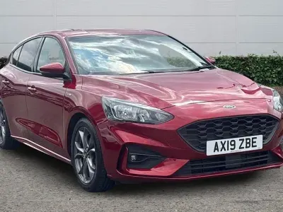 Used Ford Focus ST-Line 125 HP (91 kW) 2019 Red Hatchback