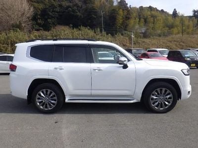 New Toyota Land Cruiser 2026 Pearl white