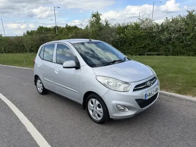 Używany Hyundai i10 Active 85 KM (62 kW) 2012 Srebrny Hatchback