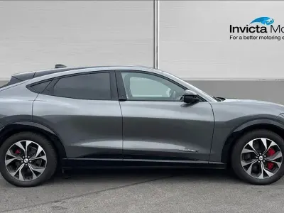 Usado Ford Mustang Mach-E Premium 258 kW (351 HP) 2025 Cinzento SUV