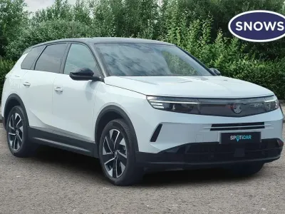 Used Vauxhall Grandland X Ultimate 136 HP (100 kW) 2025 White SUV