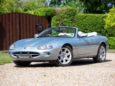 Jaguar XK8
