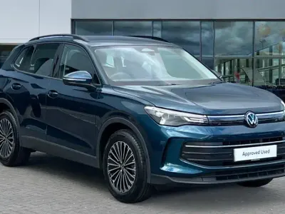 New VW Tiguan Life 204 HP (150 kW) 2026 Nightshade blue metallic SUV