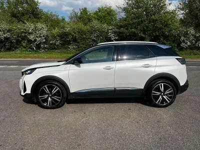 Used Peugeot 3008 Premium 131 HP (96 kW) 2021 White SUV