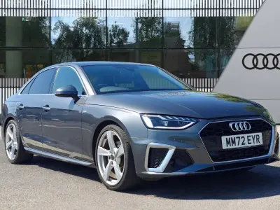 Usado Audi A4 S-Line 2022 Gris Berlina