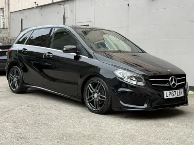 Begagnad Mercedes B200 AMG line 2018 Svart Minibuss