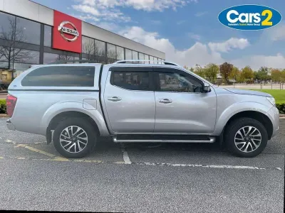Begagnad Nissan Navara Tekna 190 HK (139 kW) 2017 Silver Pickup