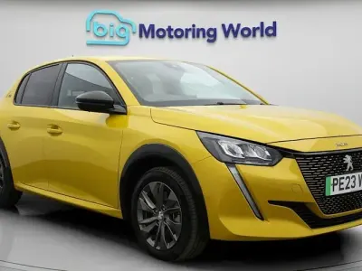 Used Peugeot e-208 Active+ 100 kW (136 HP) 2023 Yellow Hatchback