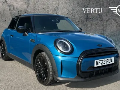 Usado Mini Cooper Exclusive 136 CV (100 kW) 2022 Azul Utilitario