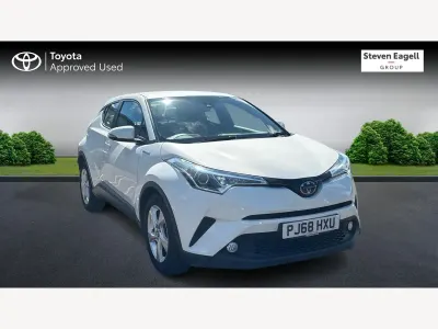 Used Toyota C-HR 122 HP (89 kW) 2019 White SUV