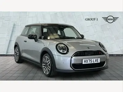 Begagnad Mini Cooper Classic 150 kW (204 HK) 2025 Silver Halvkombi