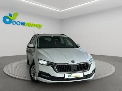 Used Skoda Octavia SE Technology 116 HP (85 kW) 2023 White Estate