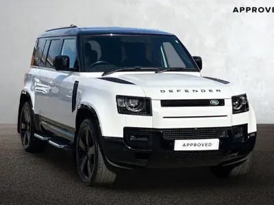 Used Land Rover Defender SE Dynamic 250 HP (183 kW) 2023 White SUV