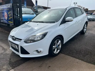 Used Ford Focus Zetec 2013 White Hatchback