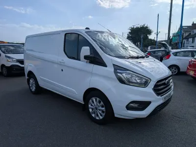 Used Ford Transit Custom Limited 130 HP (95 kW) 2022 White Van