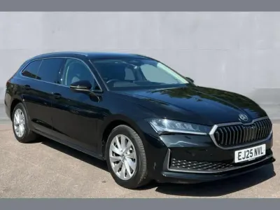 Used Skoda Superb SE Technology 200 HP (147 kW) 2025 Black Estate