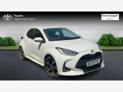 Used Toyota Yaris Design 2024 White Hatchback