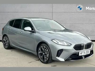 Begagnad BMW 120 M Sport 154 HK (113 kW) 2025 Grå Halvkombi