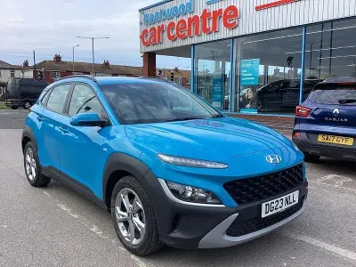 Używany Hyundai Kona SE 120 KM (88 kW) 2023 Niebieski SUV