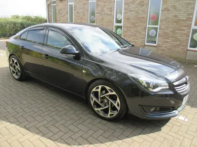 Used Vauxhall Insignia SRi 170 HP (125 kW) 2016 Black Hatchback