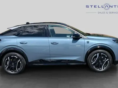 Used Peugeot e-3008 GT 152 kW (207 HP) 2025 Blue SUV