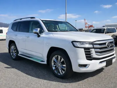 New Toyota Land Cruiser 309 HP (227 kW) 2025 Pearl white