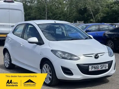 Used Mazda 2 2011 White Hatchback