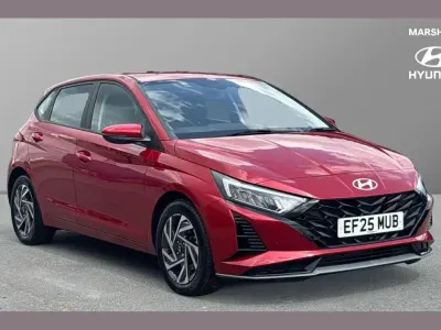 Gebraucht Hyundai i20 Advanced 100 PS (73 kW) 2025 Rot Kleinwagen