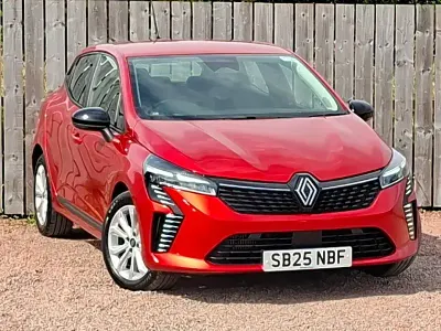 Used Renault Clio Evolution 90 HP (66 kW) 2025 Red Hatchback
